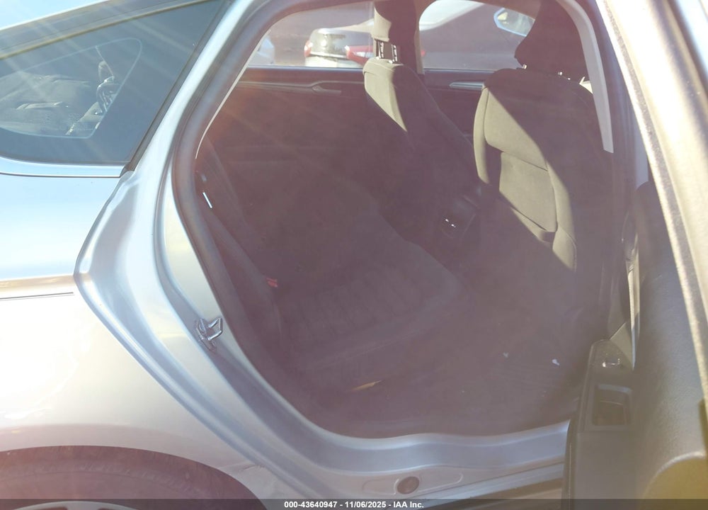 2019 FORD FUSION SE VIN: 3FA6P0HD8KR198784