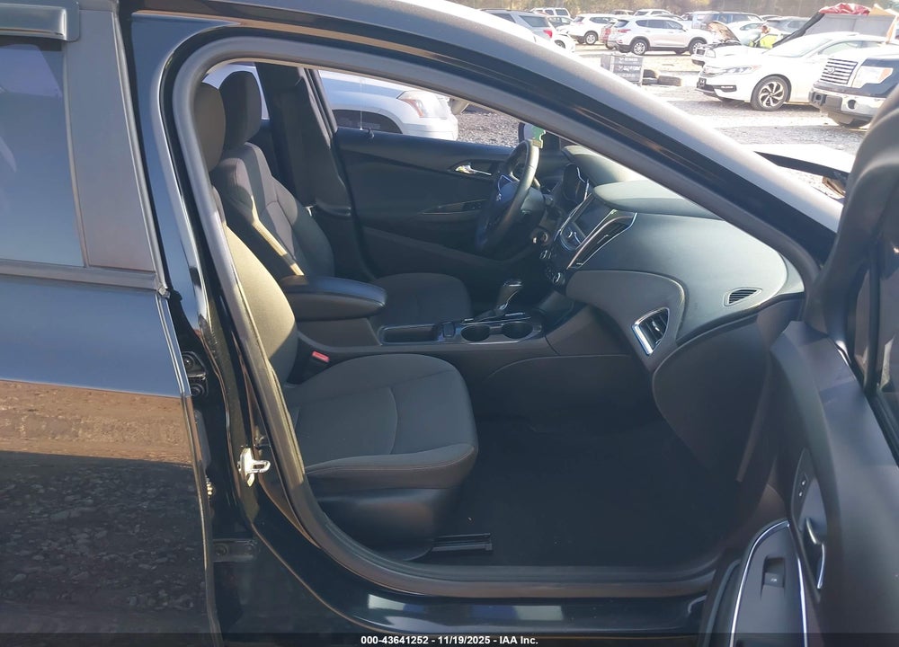 2019 CHEVROLET CRUZE LS VIN: 1G1BC5SM4K7152329