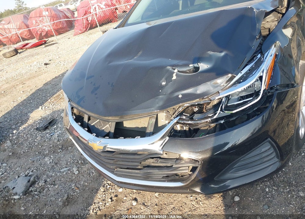 2019 CHEVROLET CRUZE LS VIN: 1G1BC5SM4K7152329