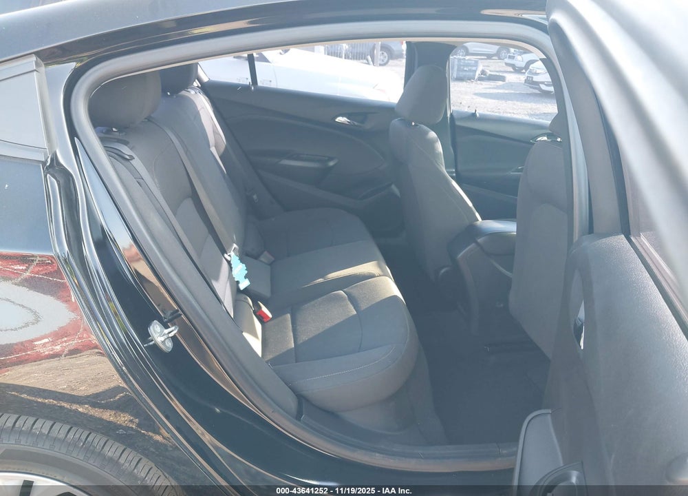 2019 CHEVROLET CRUZE LS VIN: 1G1BC5SM4K7152329