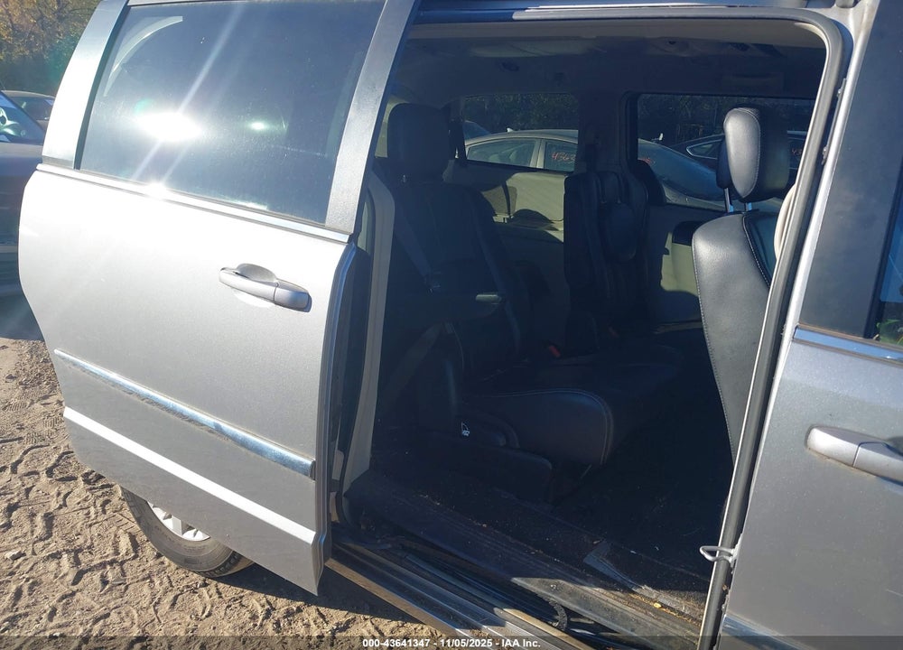 2016 CHRYSLER TOWN & COUNTRY TOURING VIN: 2C4RC1BG0GR206420