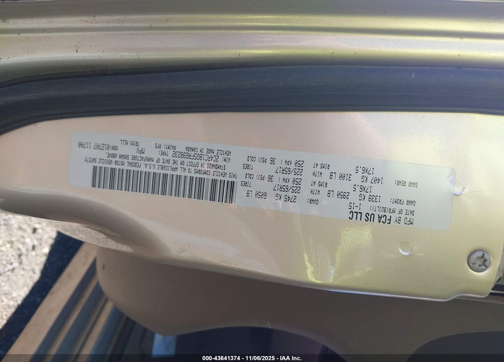 2015 CHRYSLER TOWN & COUNTRY TOURING VIN: 2C4RC1BG5FR698232