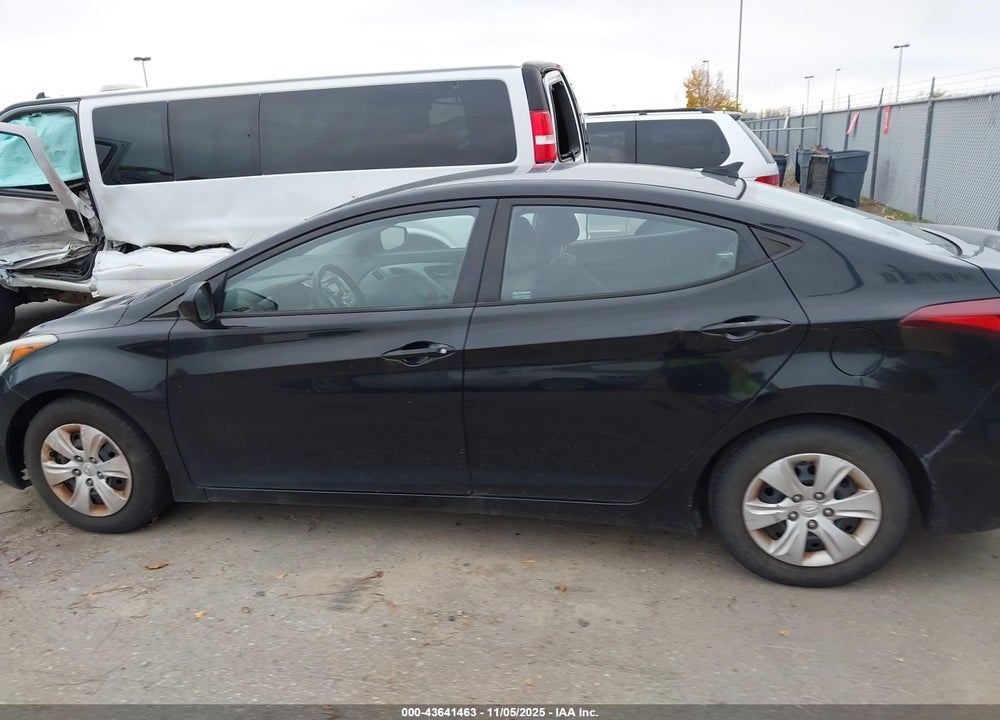 2016 HYUNDAI ELANTRA SE VIN: 5NPDH4AE7GH780538