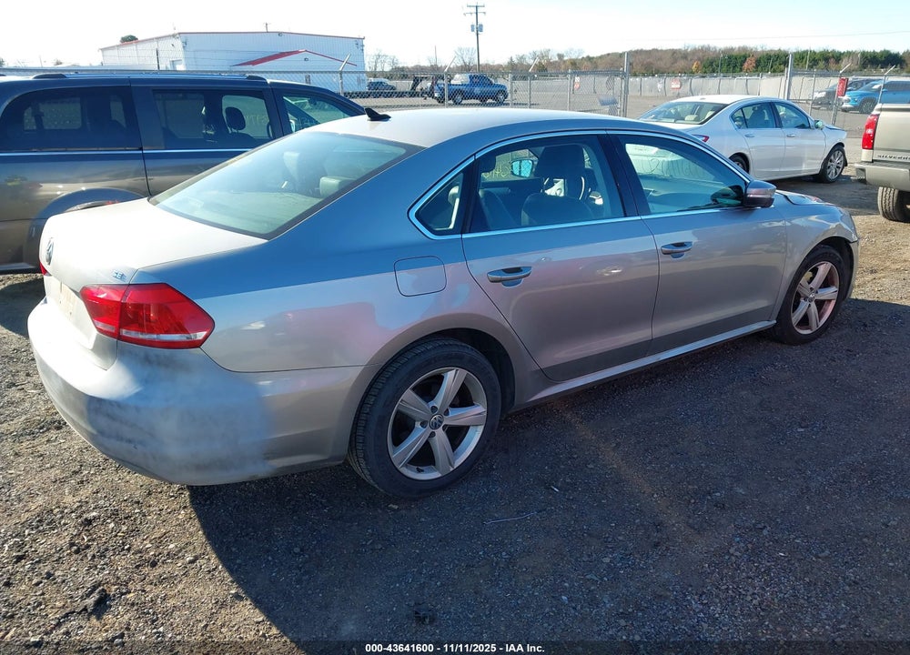 2013 VOLKSWAGEN PASSAT 2.5L SE VIN: 1VWBP7A31DC090296