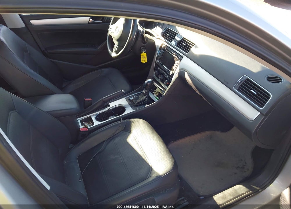 2013 VOLKSWAGEN PASSAT 2.5L SE VIN: 1VWBP7A31DC090296