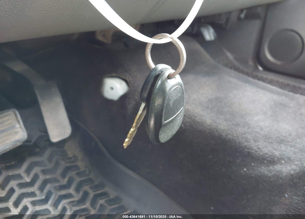 2012 CHEVROLET SILVERADO 1500 VIN: 1GCRCREA0CZ223157