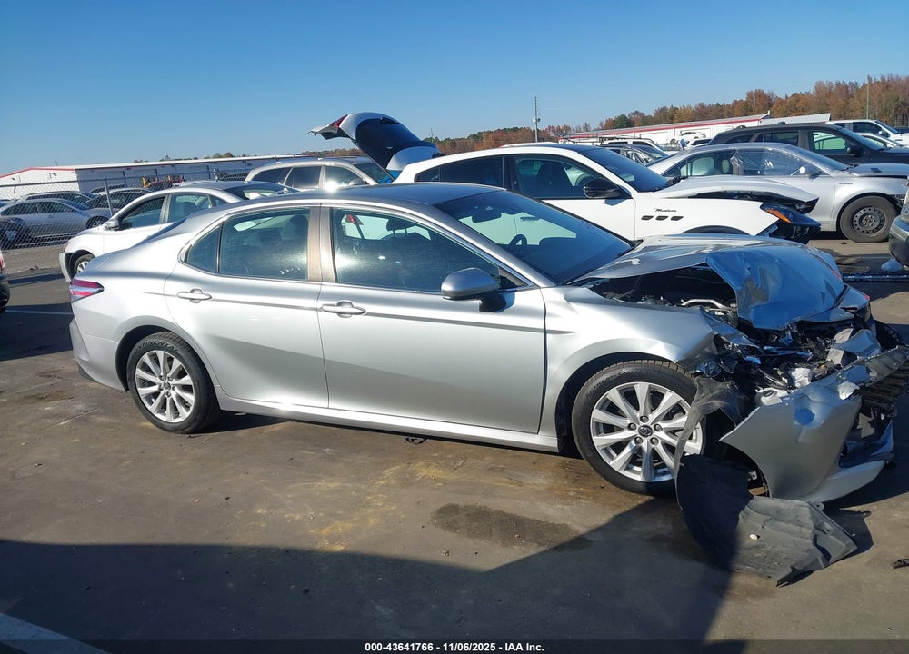 2019 TOYOTA CAMRY LE VIN: 4T1B11HK5KU223823