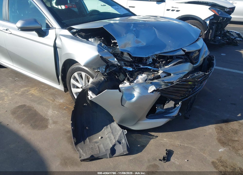 2019 TOYOTA CAMRY LE VIN: 4T1B11HK5KU223823