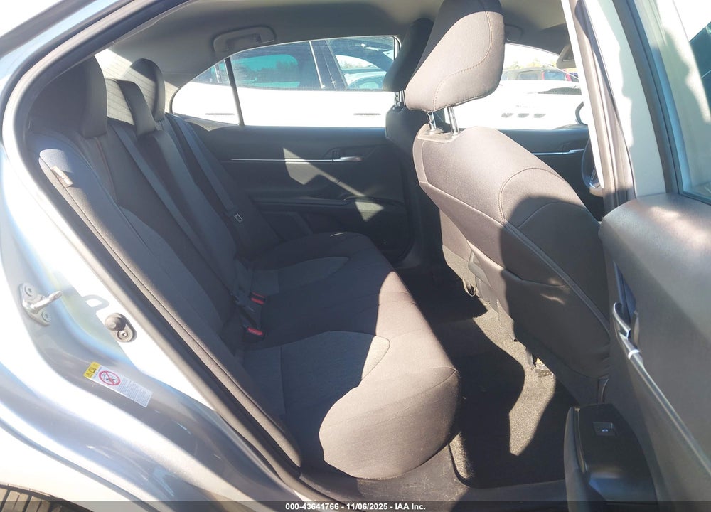 2019 TOYOTA CAMRY LE VIN: 4T1B11HK5KU223823