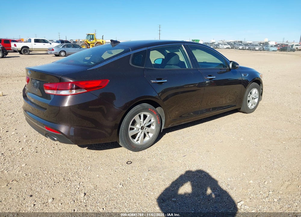 2018 KIA OPTIMA LX VIN: KNAGT4L39J5233301