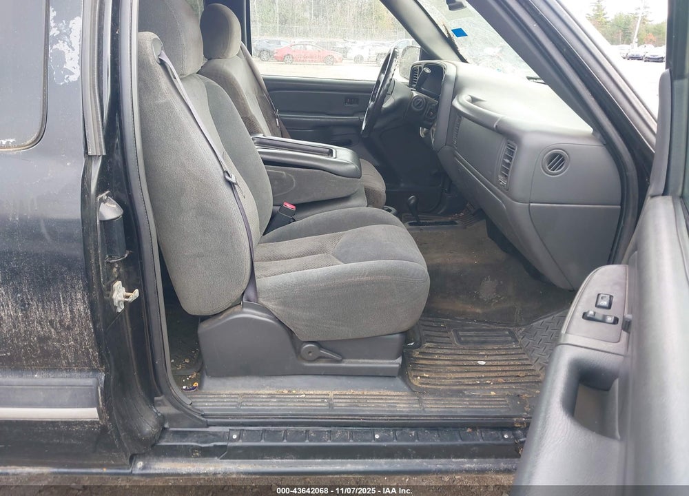 2004 CHEVROLET SILVERADO 1500 LS VIN: 2GCEK19T941245523