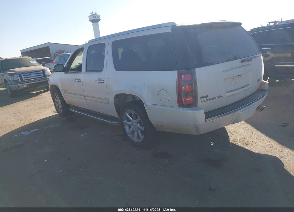 2010 GMC YUKON XL 1500 DENALI VIN: 1GKUKMEF7AR280212