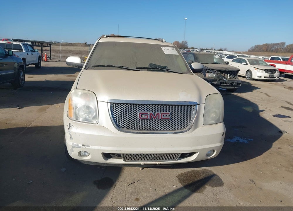 2010 GMC YUKON XL 1500 DENALI VIN: 1GKUKMEF7AR280212
