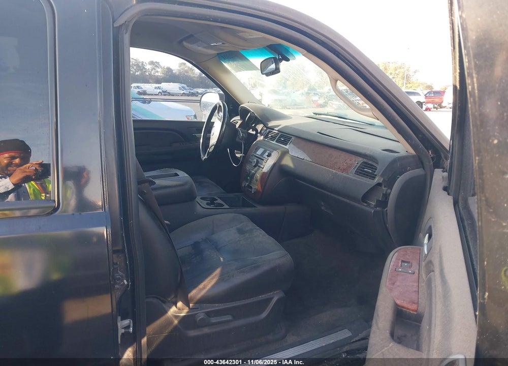 2007 CHEVROLET AVALANCHE 1500 LT VIN: 3GNEC12087G178400