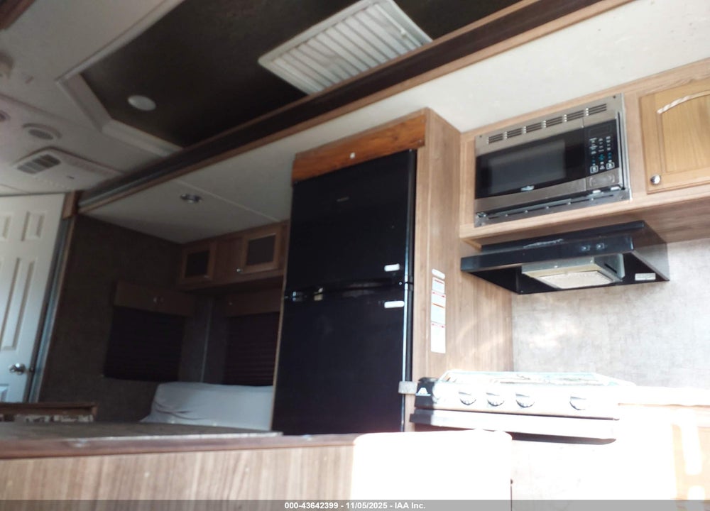 2017 F REVERE SERIES M -29SK VIN: 5ZT2SHUB4HE008449