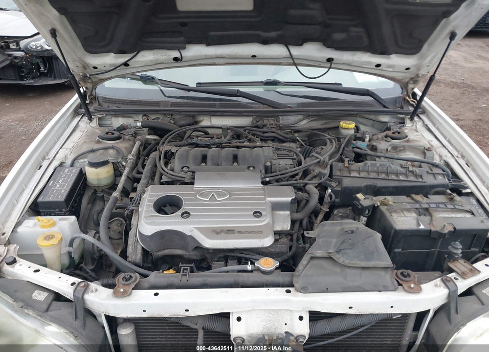 2001 INFINITI I30 TOURING VIN: JNKCA31A01T036479