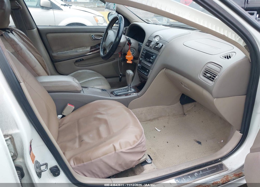 2001 INFINITI I30 TOURING VIN: JNKCA31A01T036479