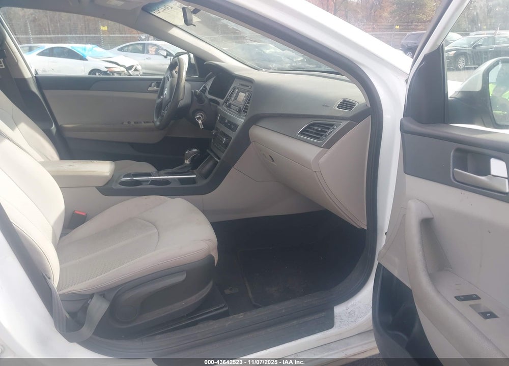 2017 HYUNDAI SONATA VIN: 5NPE24AFXHH564747
