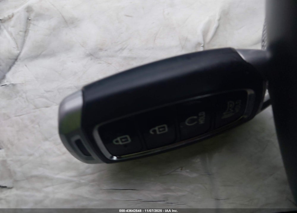 2025 HYUNDAI VENUE LIMITED VIN: KMHRC8A34SU353516