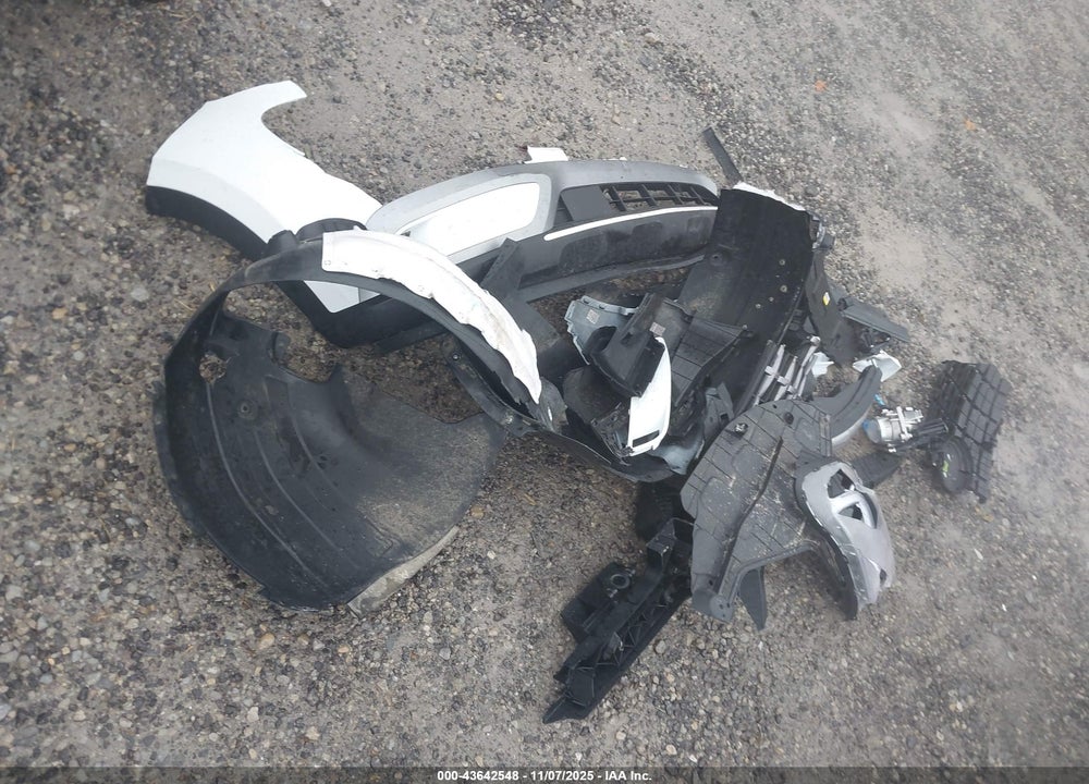 2025 HYUNDAI VENUE LIMITED VIN: KMHRC8A34SU353516