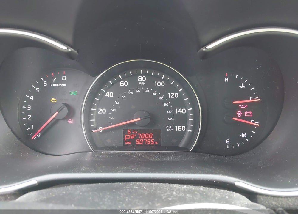 2015 KIA SORENTO LX VIN: 5XYKT4A67FG658220