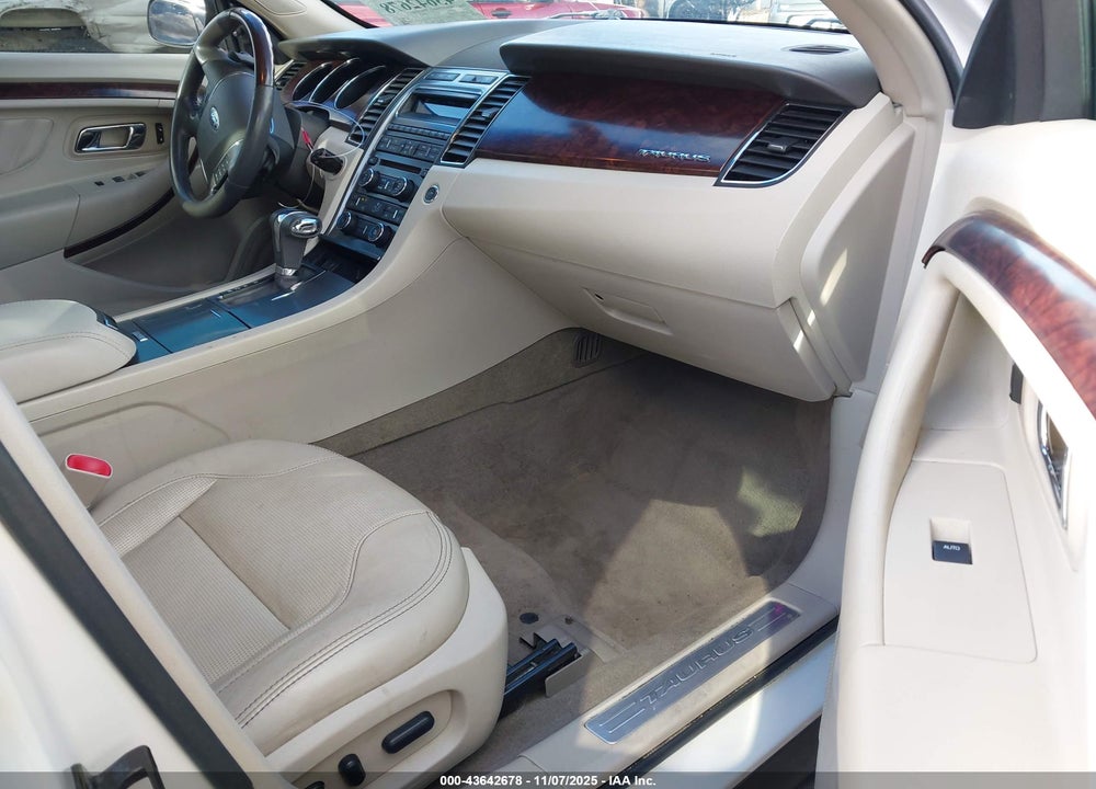 2010 FORD TAURUS VIN: 1FAHP2FW2AG142662