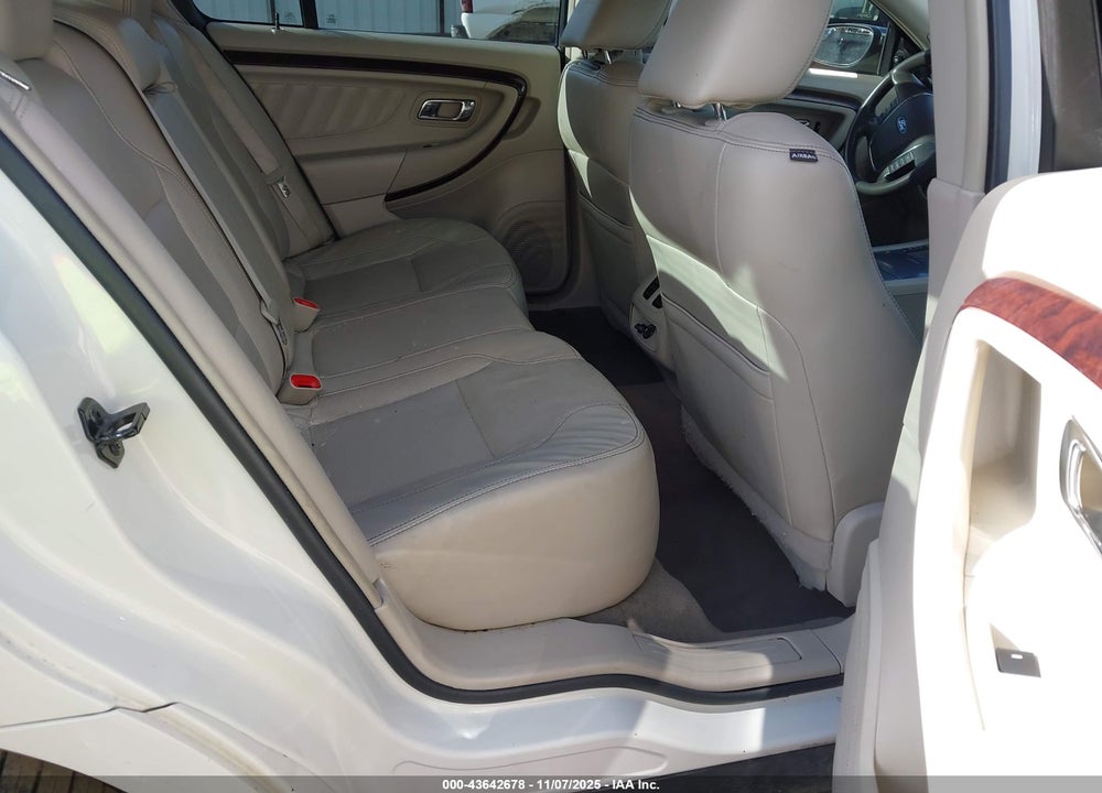 2010 FORD TAURUS VIN: 1FAHP2FW2AG142662