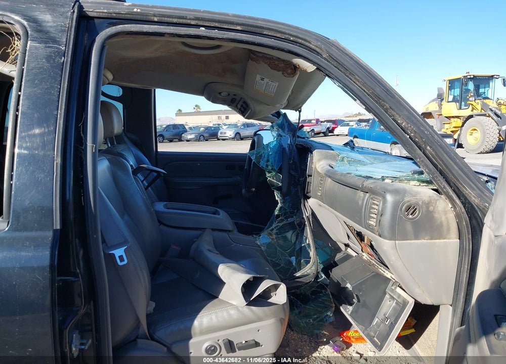 2005 CHEVROLET TAHOE Z71 VIN: 1GNEK13T45R130031