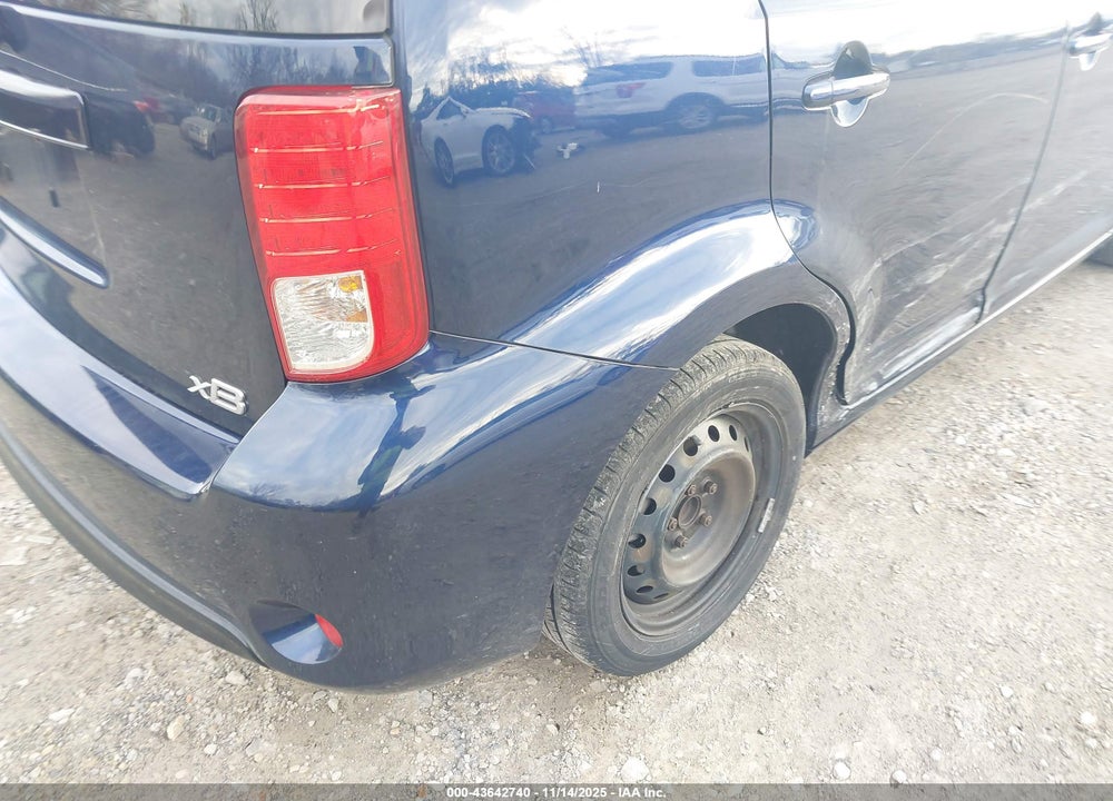 2015 SCION XB VIN: JTLZE4FE4FJ072717