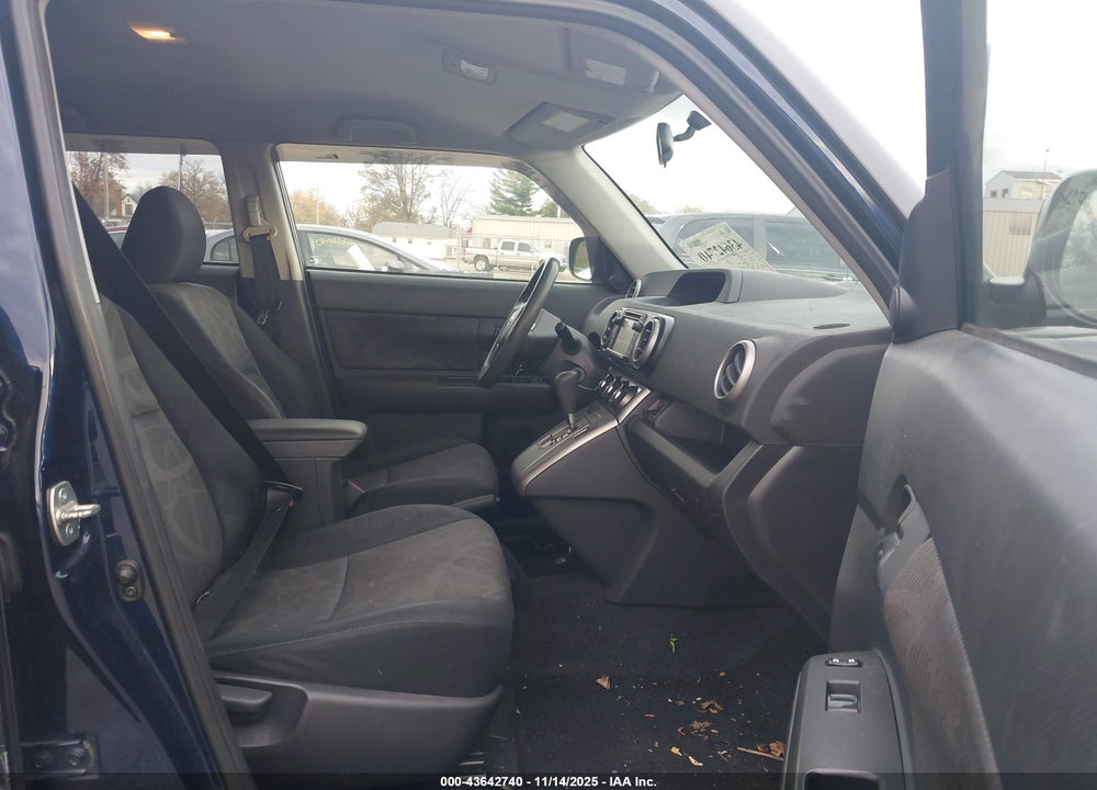 2015 SCION XB VIN: JTLZE4FE4FJ072717