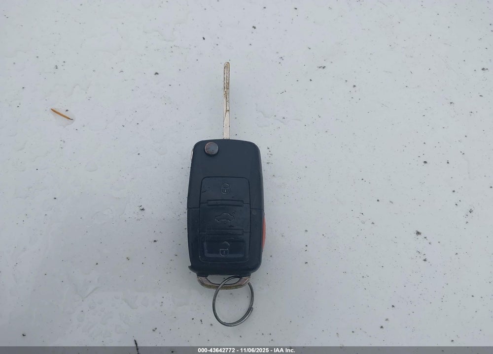 2003 VOLKSWAGEN NEW BEETLE GLS VIN: 3VWCK21Y83M302593