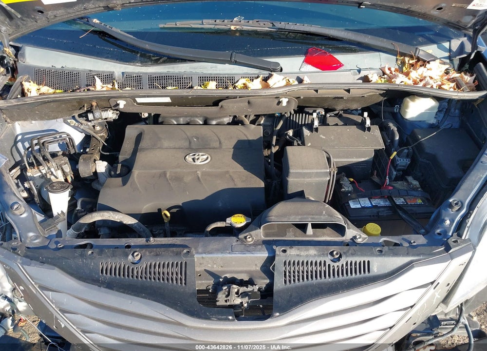 2014 TOYOTA SIENNA XLE 7 PASSENGER VIN: 5TDDK3DC3ES071800