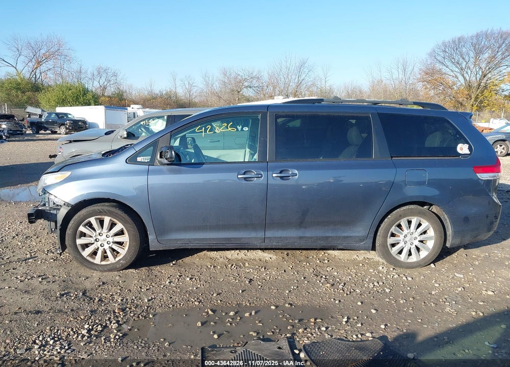 2014 TOYOTA SIENNA XLE 7 PASSENGER VIN: 5TDDK3DC3ES071800