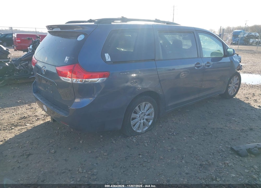 2014 TOYOTA SIENNA XLE 7 PASSENGER VIN: 5TDDK3DC3ES071800