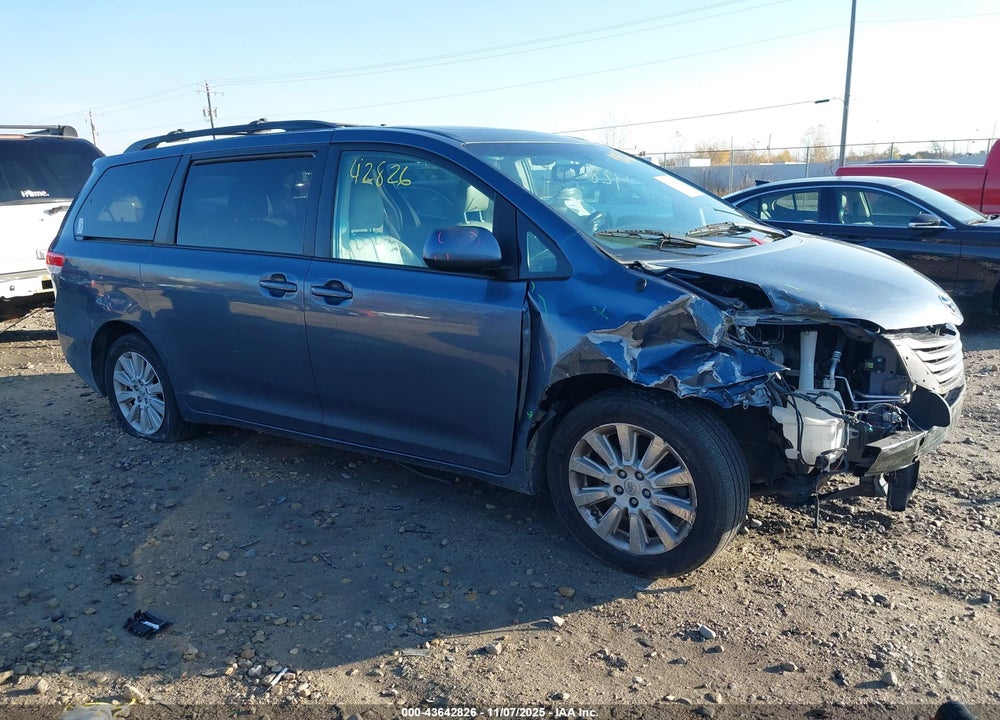2014 TOYOTA SIENNA XLE 7 PASSENGER VIN: 5TDDK3DC3ES071800
