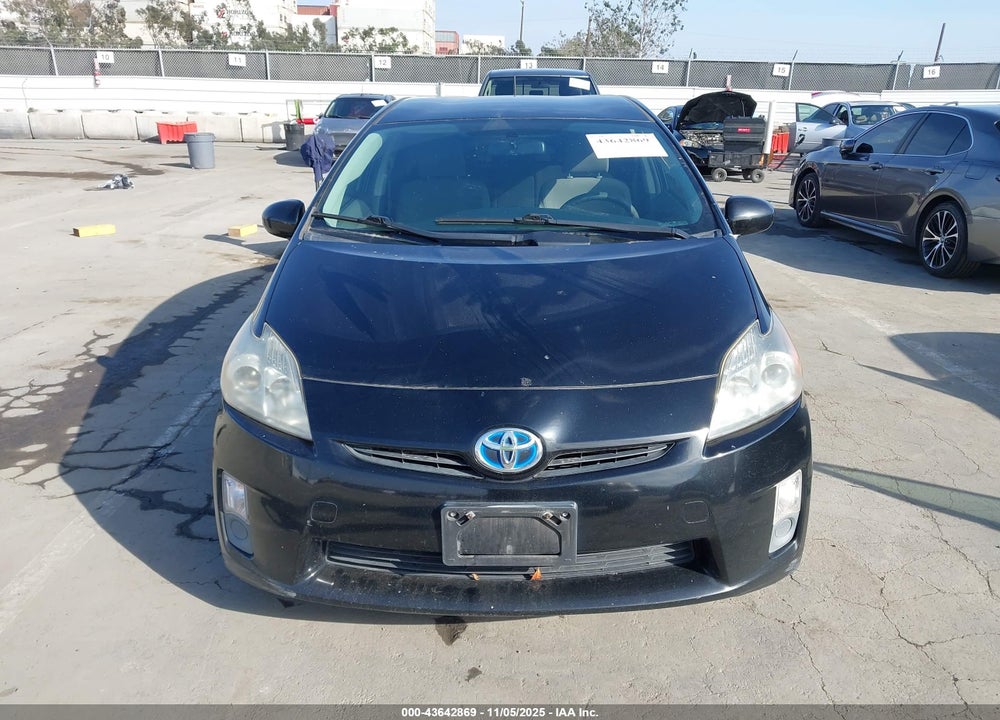 2011 TOYOTA PRIUS TWO VIN: JTDKN3DU0B1367776