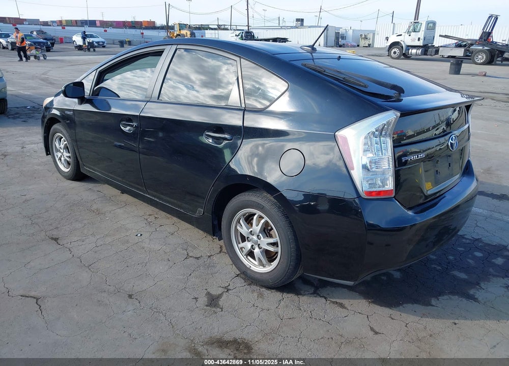 2011 TOYOTA PRIUS TWO VIN: JTDKN3DU0B1367776