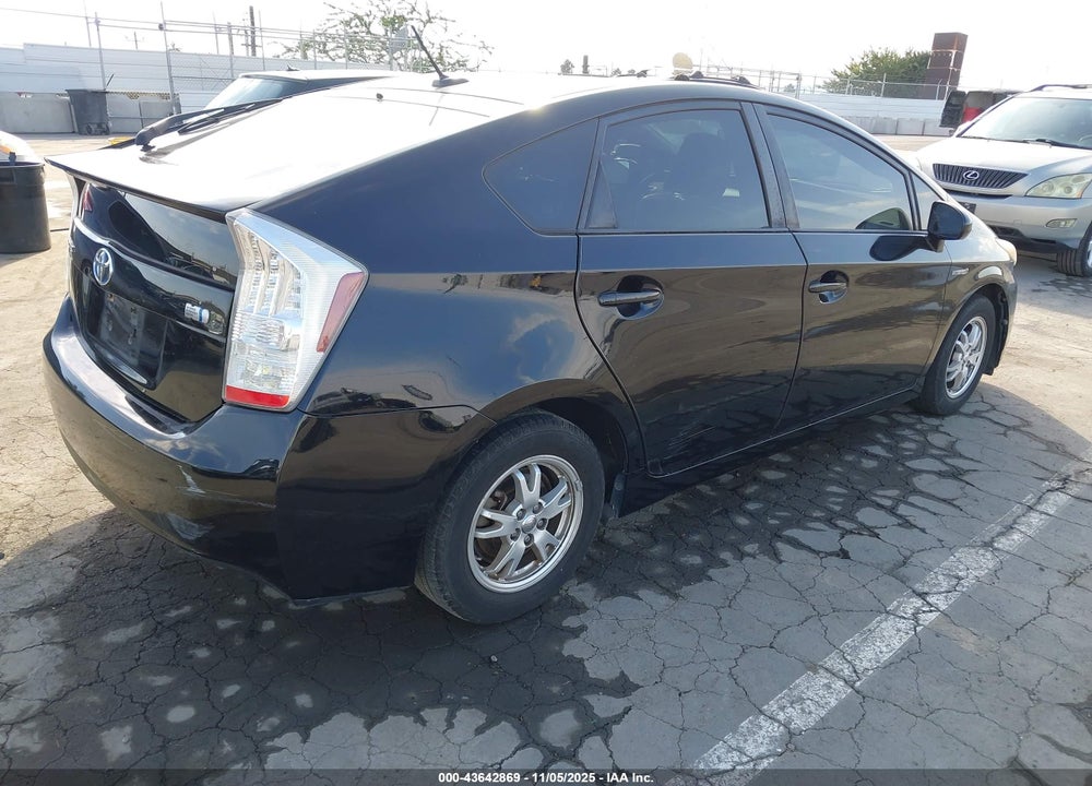 2011 TOYOTA PRIUS TWO VIN: JTDKN3DU0B1367776
