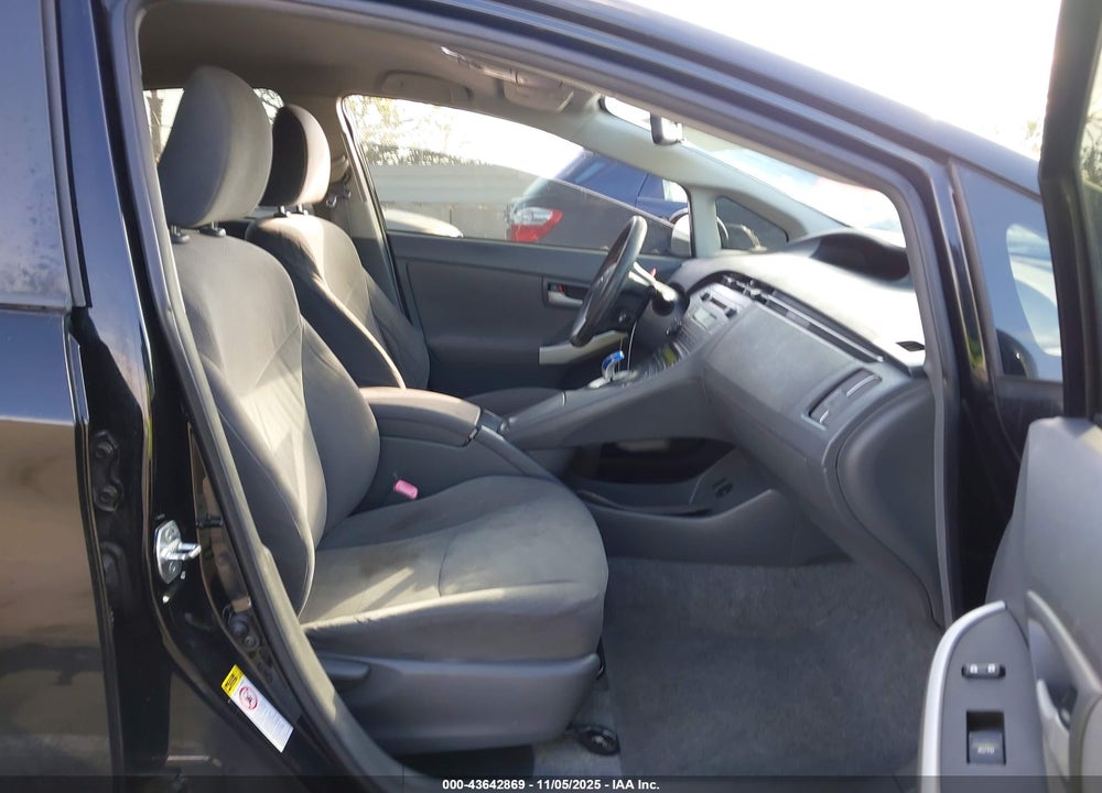 2011 TOYOTA PRIUS TWO VIN: JTDKN3DU0B1367776