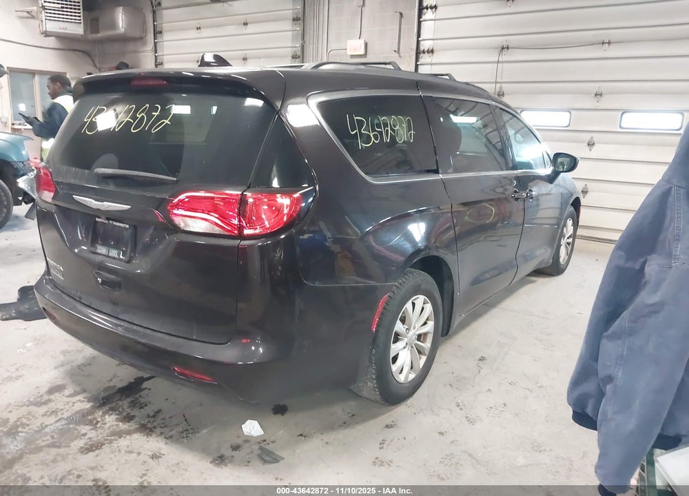 2017 CHRYSLER PACIFICA TOURING VIN: 2C4RC1DG7HR578643