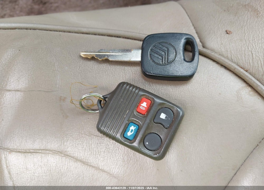 2001 MERCURY GRAND MARQUIS LS VIN: 2MEFM75W11X661834