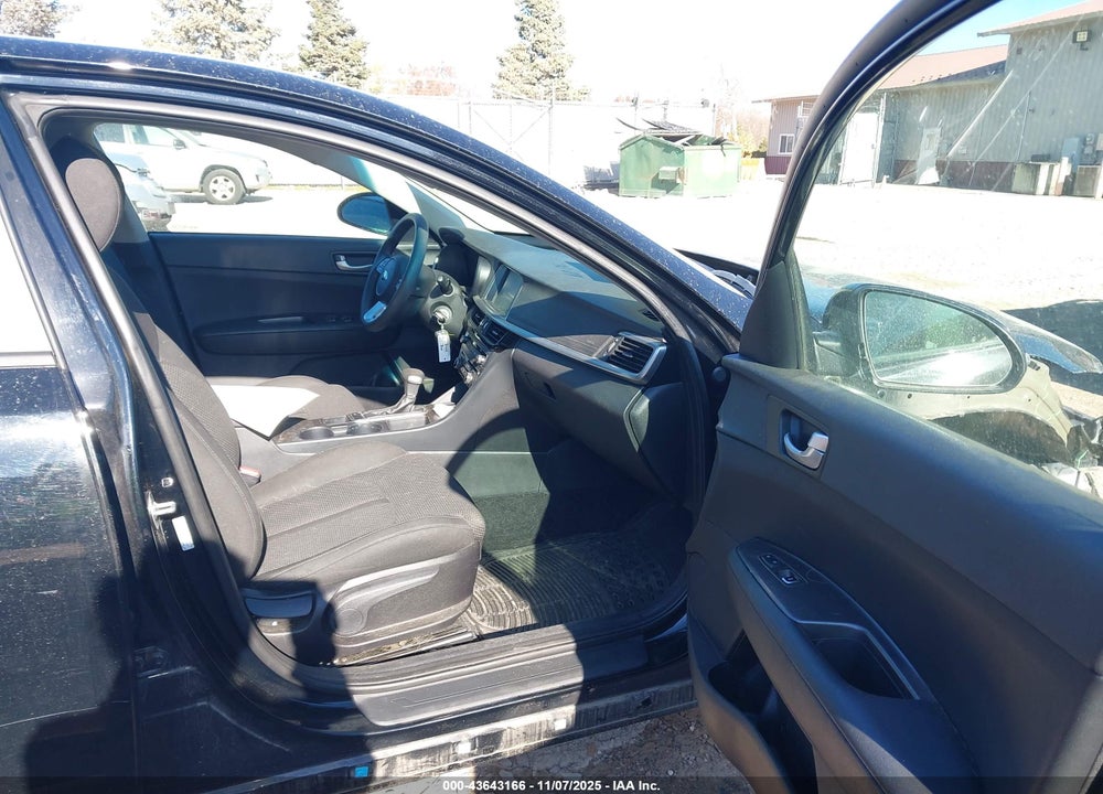 2019 KIA OPTIMA LX VIN: 5XXGT4L38KG352019