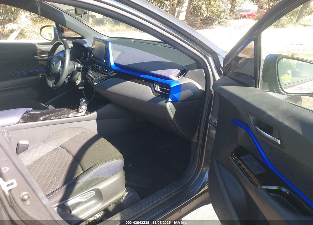 2020 TOYOTA C-HR VIN: JTNKHMBX2L1067440
