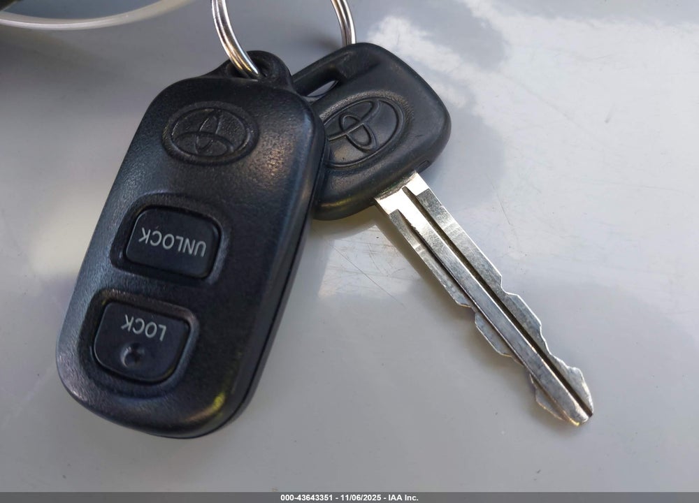 2005 TOYOTA RAV4 VIN: JTEGD20V250080897