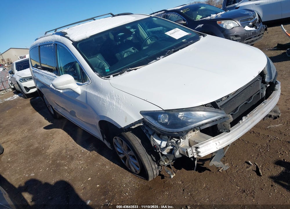 2018 CHRYSLER PACIFICA TOURING L PLUS VIN: 2C4RC1EG0JR228226