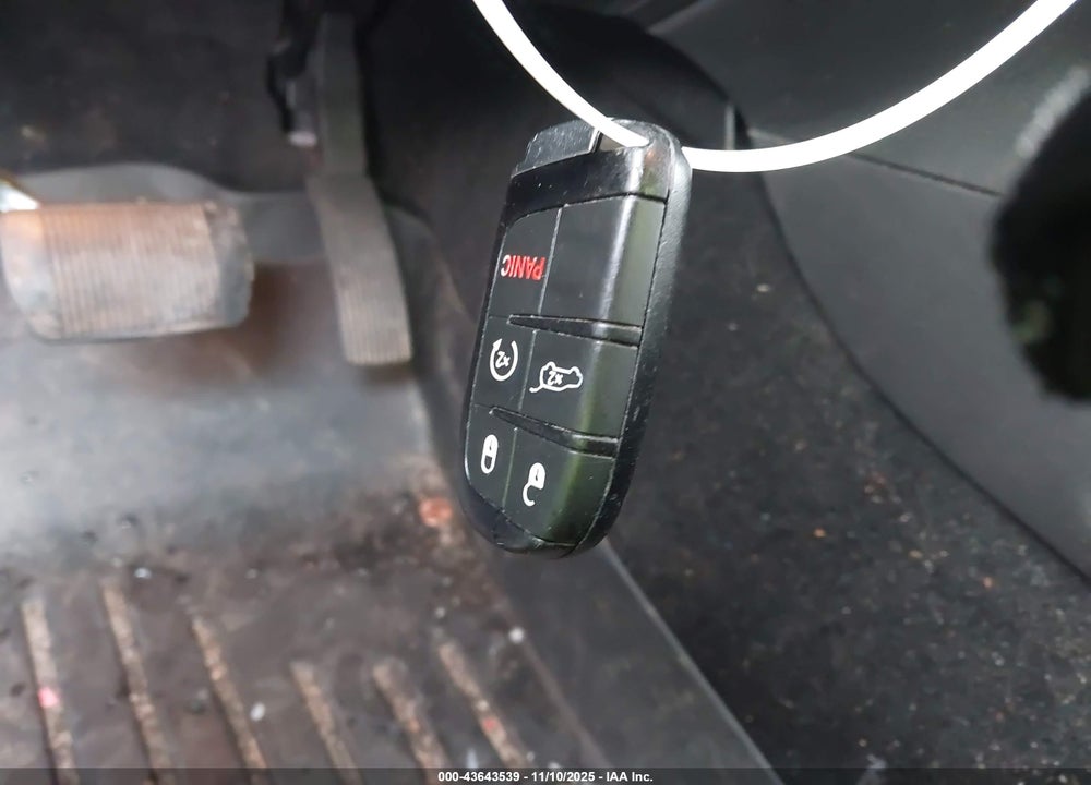 2015 JEEP GRAND CHEROKEE ALTITUDE VIN: 1C4RJFAG7FC607832