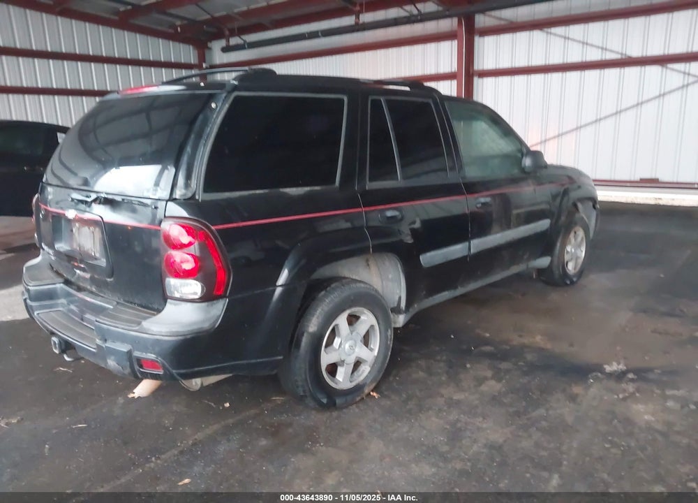 2005 CHEVROLET TRAILBLAZER LS VIN: 1GNDS13S952310553