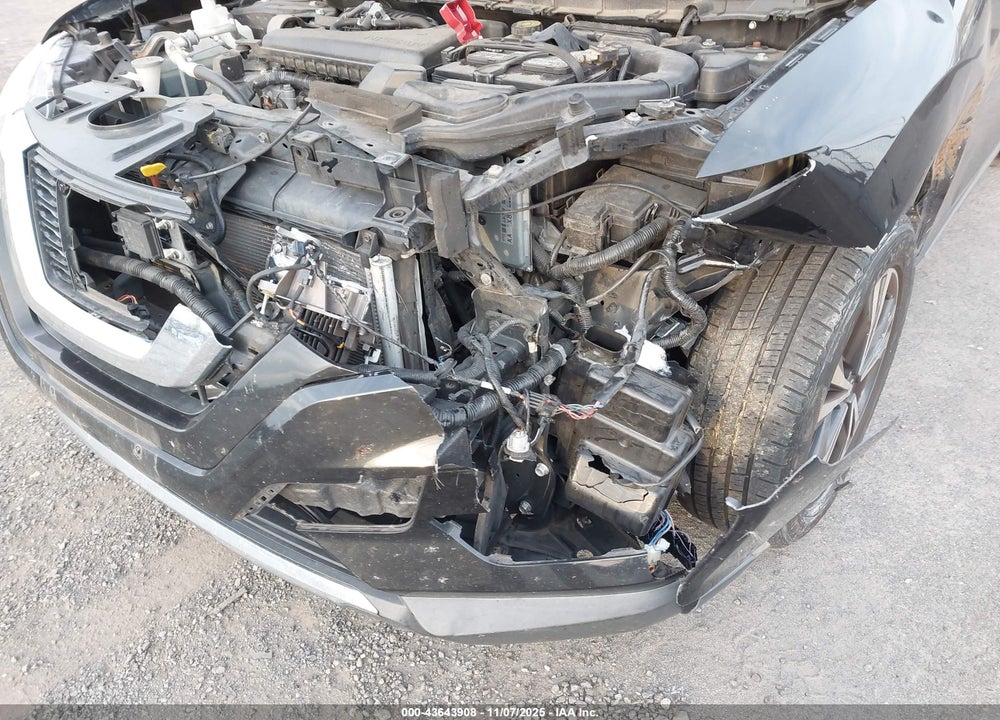 2017 NISSAN ROGUE VIN: JN8AT2MV1HW281705