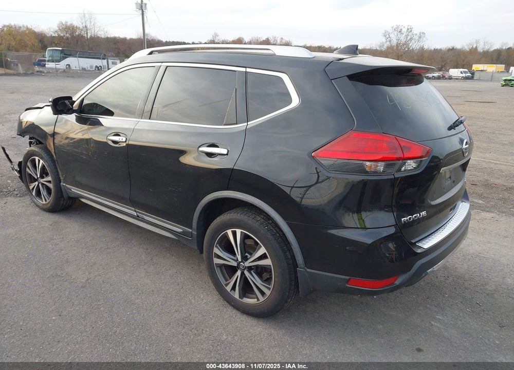 2017 NISSAN ROGUE VIN: JN8AT2MV1HW281705