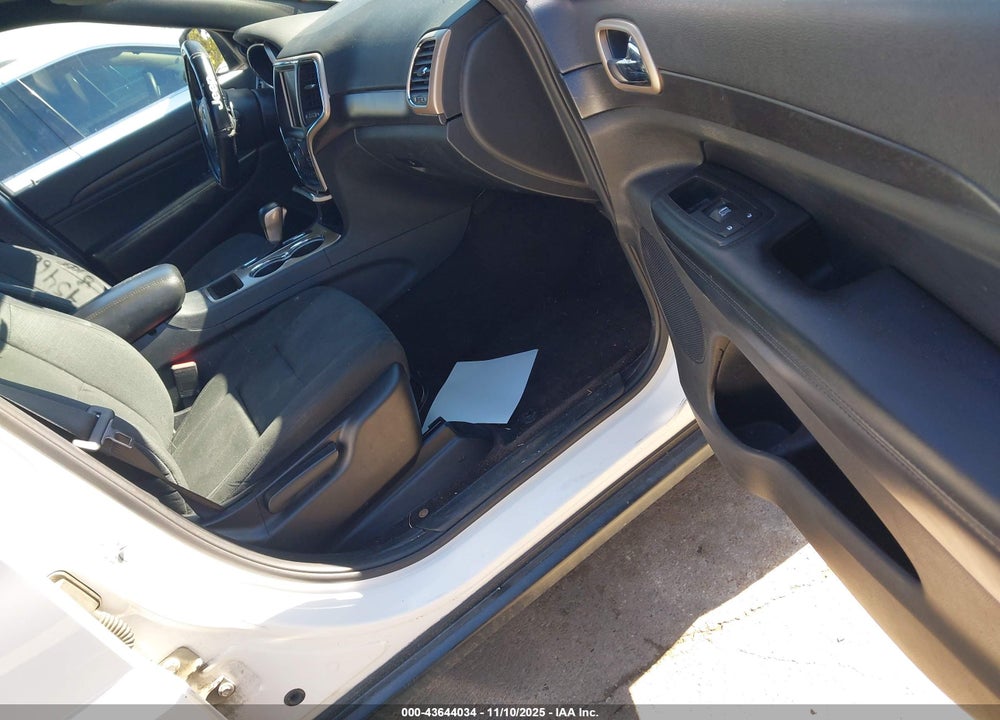 2016 JEEP GRAND CHEROKEE LAREDO VIN: 1C4RJFAG0GC454664